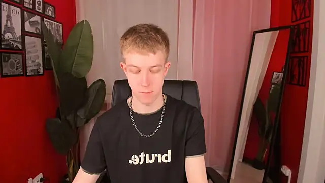 Snapshot of Dylan_Norton chatting on May 20, 10:32 am Dylan Norton online show from May 20, 10:32 am