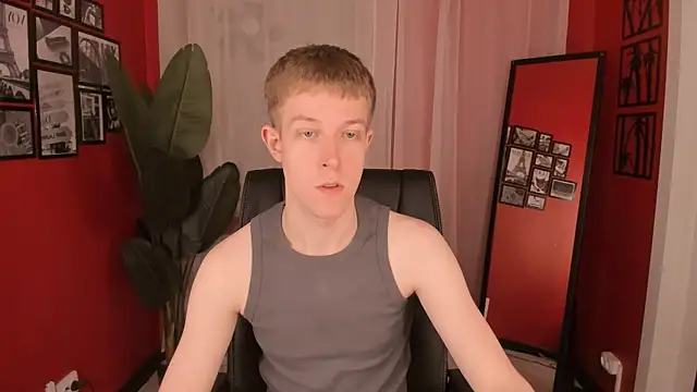 Snapshot of Dylan_Norton chatting on June 2, 10:17 am Dylan Norton online show from June 2, 10:17 am