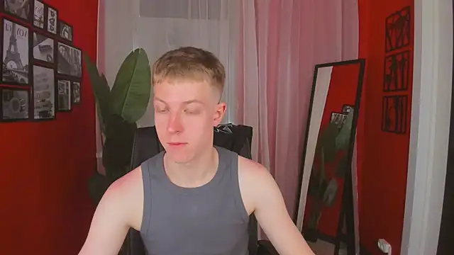 Snapshot of Dylan_Norton chatting on June 15, 9:33 am Dylan Norton online show from June 15, 9:33 am