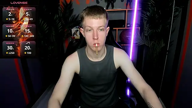 Snapshot of Dylan_Norton chatting on June 16, 10:40 am Dylan Norton online show from June 16, 10:40 am