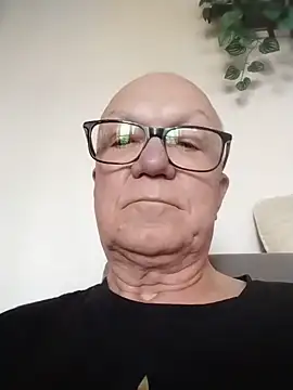 Wieczorek195706 online show from August 9, 9:25 am
