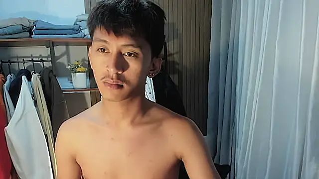 Snapshot of _andrie69_ chatting on June 28, 2:01 pm andrie69 online show from June 28, 2:01 pm