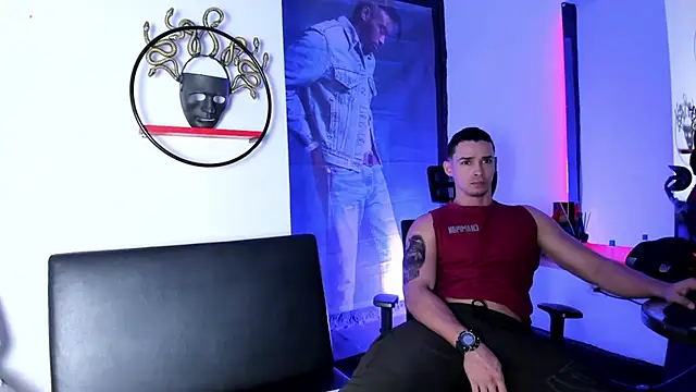 CRISTHIAN WOLF1 online show from July 18, 2:32 pm