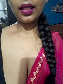 Snapshot of mistii07 chatting on August 3, 9:15 am mistii07 online show from August 3, 9:15 am