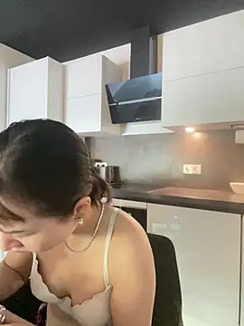 Snapshot of Just-Lilly chatting on May 28, 2:14 pm Just-Lilly online show from May 28, 2:14 pm