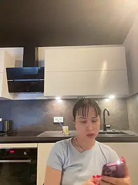 Snapshot of Just-Lilly chatting on June 3, 6:02 pm Just-Lilly online show from June 3, 6:02 pm