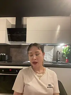 Snapshot of Just-Lilly chatting on June 14, 2:35 am Just-Lilly online show from June 14, 2:35 am