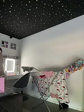 Snapshot of Just-Lilly chatting on June 26, 4:11 pm Just-Lilly online show from June 26, 4:11 pm