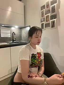 Snapshot of Just-Lilly chatting on July 10, 7:49 pm Just-Lilly online show from July 10, 7:49 pm