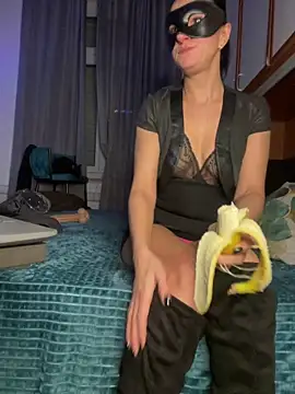 IRISKOSU online show from February 4, 9:53 pm