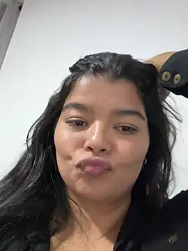 Snapshot of moonhelen chatting on March 2, 7:26 am moonhelen online show from March 2, 7:26 am