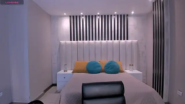 OrianaFontaine online show from March 11, 8:04 pm