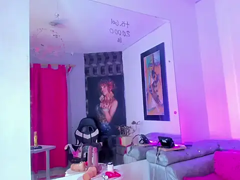 Snapshot of Ciara_HotTs chatting on June 22, 12:13 pm Ciara HotTs online show from June 22, 12:13 pm