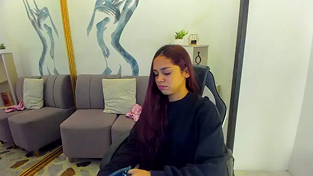 CarolineFyre online show from February 14, 1:08 pm