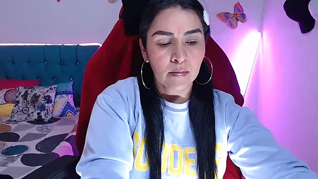 hotsweet-69 online show from April 29, 5:33 am