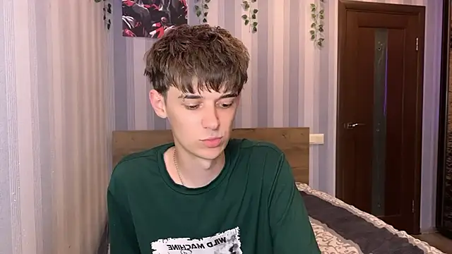 Snapshot of Sweet_Dude chatting on June 6, 4:33 pm Sweet Dude online show from June 6, 4:33 pm