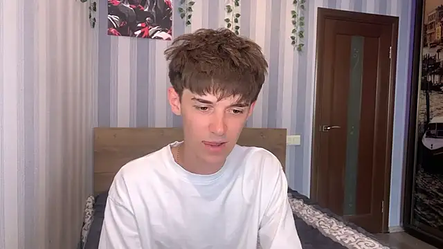 Snapshot of Sweet_Dude chatting on June 12, 2:16 pm Sweet Dude online show from June 12, 2:16 pm