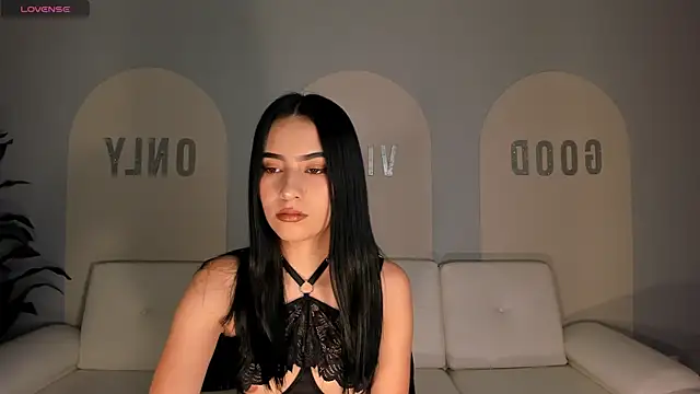 LucieMartin online show from May 1, 7:40 pm