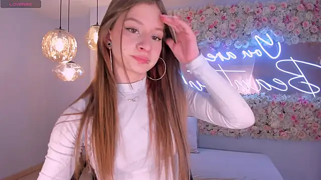 IsabellaMorettiX online show from March 8, 3:43 am