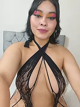 Snapshot of zoe_love18 chatting on June 11, 4:54 am zoe love18 online show from June 11, 4:54 am