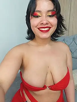 Snapshot of zoe_love18 chatting on July 8, 12:04 am zoe love18 online show from July 8, 12:04 am