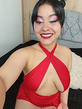 Snapshot of zoe_love18 chatting on July 13, 1:19 am zoe love18 online show from July 13, 1:19 am