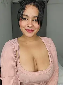 Snapshot of zoe_love18 chatting on July 30, 4:11 am zoe love18 online show from July 30, 4:11 am