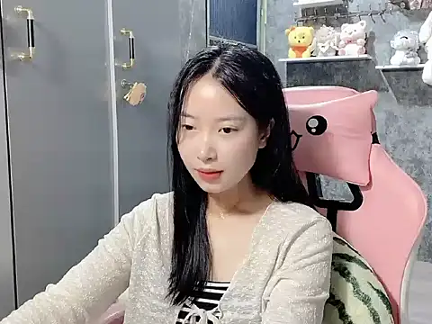 Linne6789 online show from April 5, 4:20 am