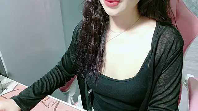 Linne6789 online show from June 13, 4:05 pm