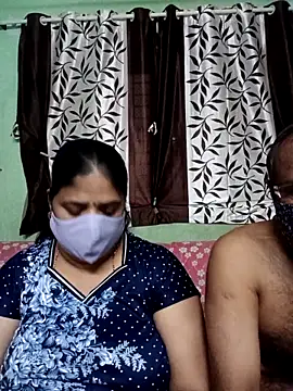 HoneyHush online show from February 24, 1:09 pm