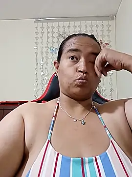 Snapshot of BustySexy_Nataly chatting on May 17, 3:52 pm BustySexy Nataly online show from May 17, 3:52 pm