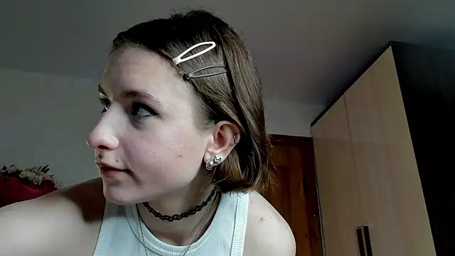 Snapshot of VelvetCaress chatting on May 15, 9:16 am VelvetCaress online show from May 15, 9:16 am