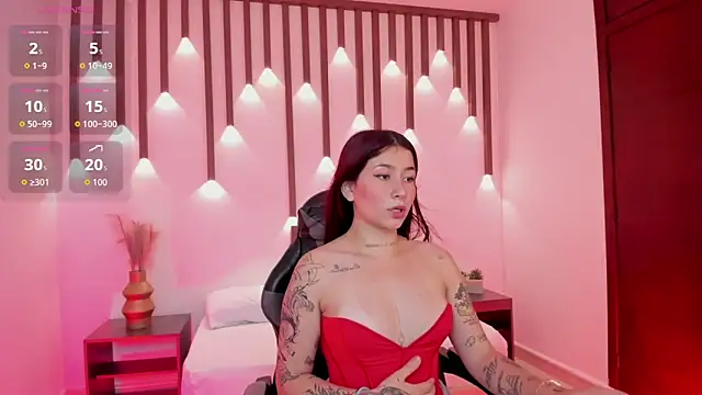 Snapshot of charlottee27_ chatting on April 19, 2:11 am charlottee27 online show from April 19, 2:11 am