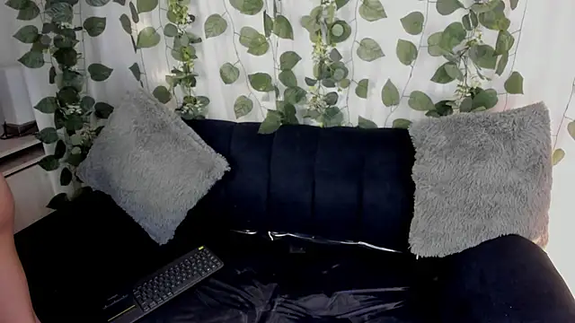 chloe petite2 online show from May 2, 7:08 pm