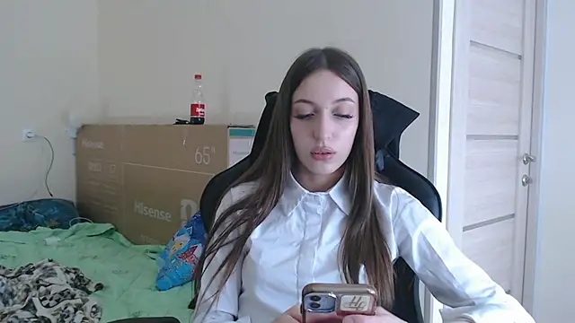 CutieWorm online show from February 18, 11:06 am