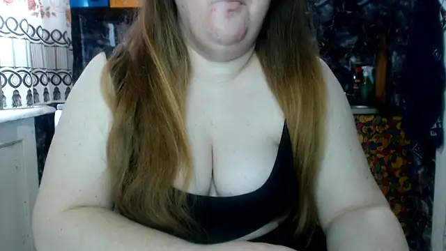 MaryShiny  online show from March 11, 8:42 am