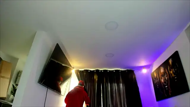 miguel aguirre  online show from February 26, 12:15 pm