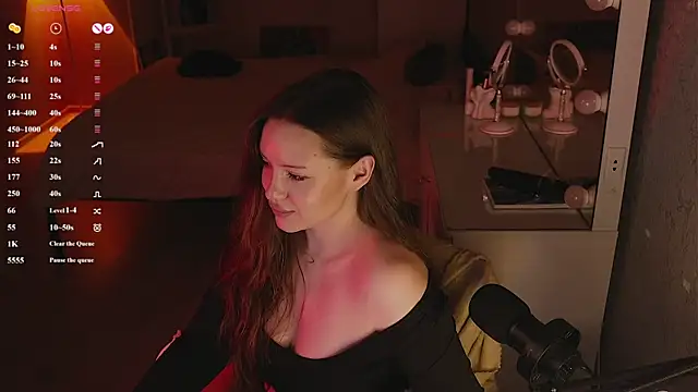 Snapshot of Alisia_here chatting on June 9, 9:15 pm Alisia here online show from June 9, 9:15 pm