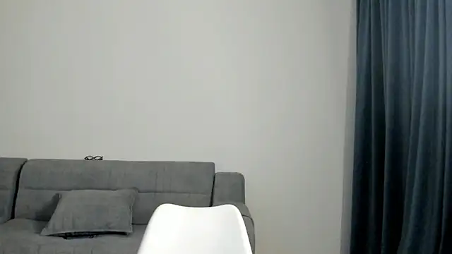 luna yum online show from March 15, 8:15 pm