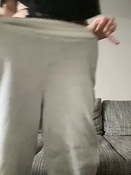 LeonieClaire online show from February 23, 3:09 pm