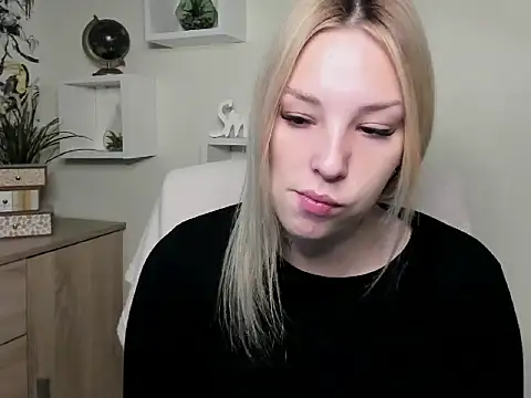 VelvetAngela online show from March 9, 6:39 am