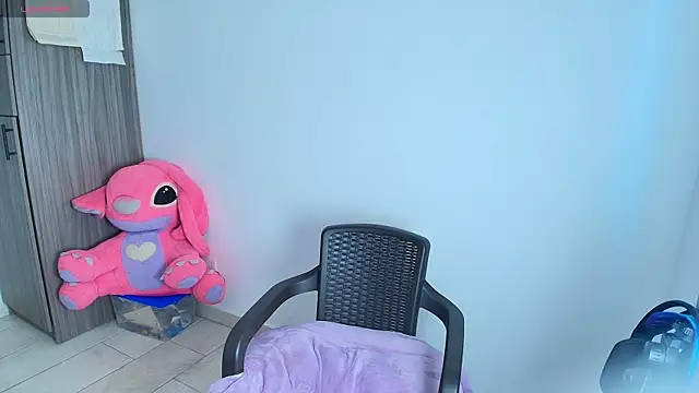 alys love online show from April 26, 3:42 pm