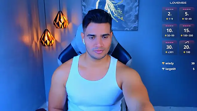 AndresRodriguez1 online show from May 1, 2:32 pm