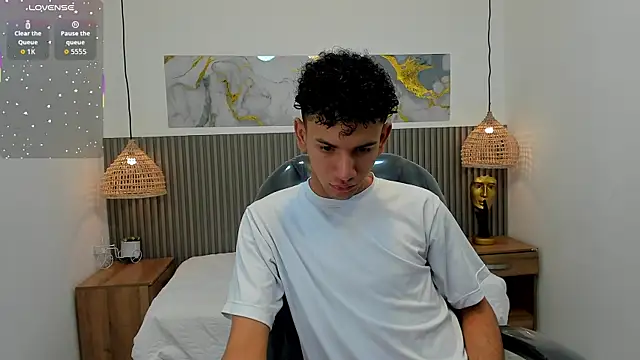 JDWhite18 online show from July 31, 2:55 am