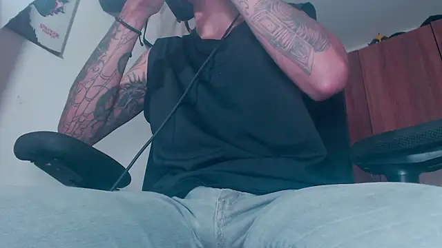 theskateboy online show from June 19, 6:07 am