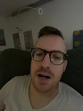 Snapshot of io1Elian chatting on June 23, 4:27 pm io1Elian online show from June 23, 4:27 pm