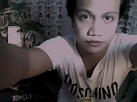 Snapshot of Queen-barbie chatting on June 9, 2:34 am Queen-barbie online show from June 9, 2:34 am