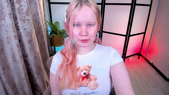 AnnieVibe online show from April 18, 5:39 pm