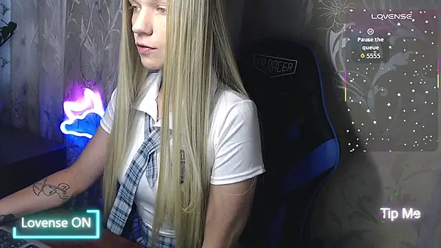 Shiny Victoria online show from July 25, 7:39 am