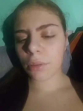 Snapshot of miraevelina chatting on February 4, 1:22 am miraevelina online show from February 4, 1:22 am